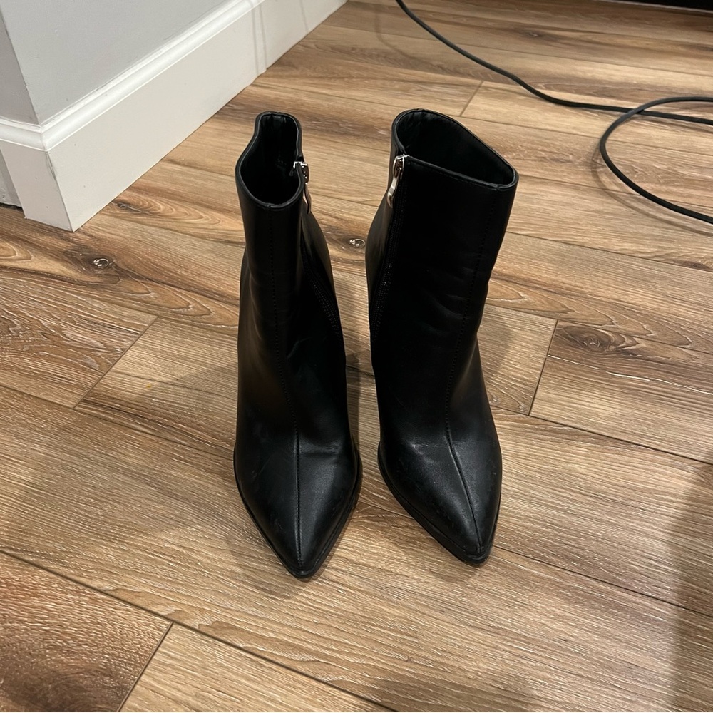 Pretty Little Thing Heeled Boots